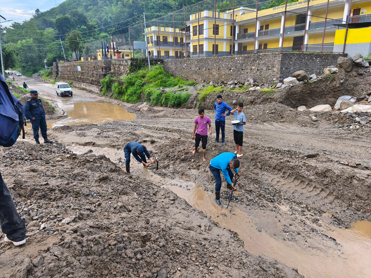 Landslide disrupts traffic at three different locations on BP Highway