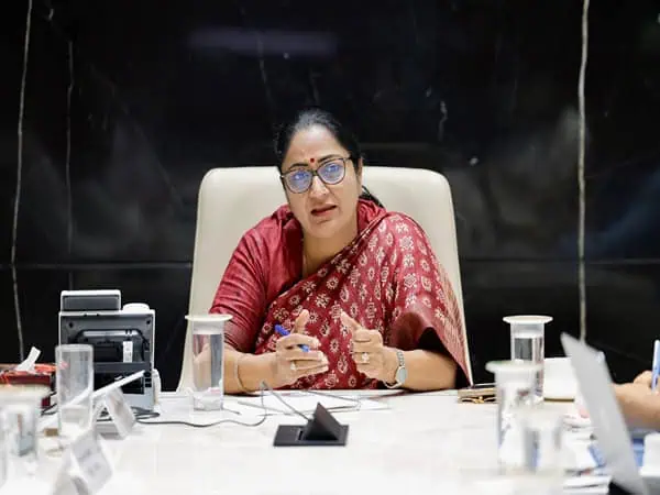 Delhi Govt to transform DTC: Smart Cards, high-tech bus shelters and ISBT upgrades on agenda