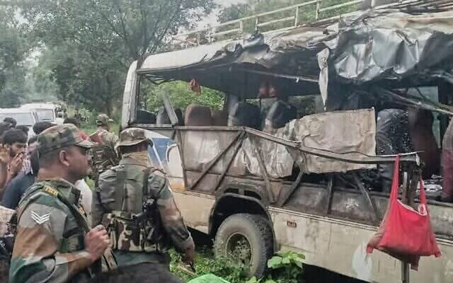At least 18 pilgrims killed in India bus-truck collision