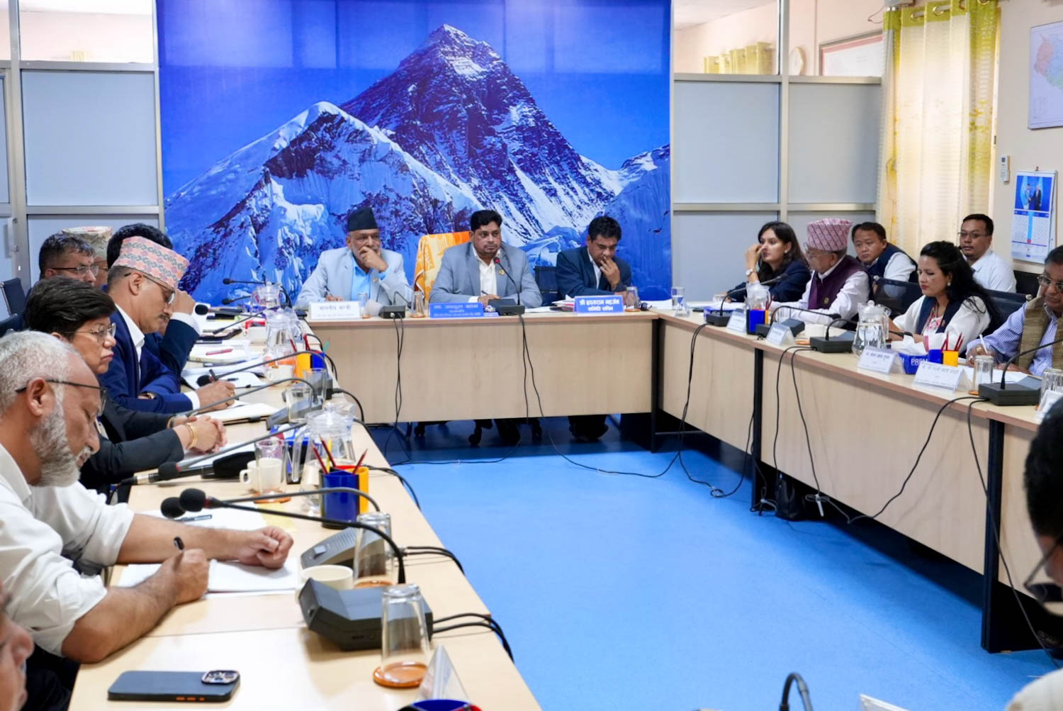 Parliamentary committee directs govt to ensure smooth fertilizer distribution