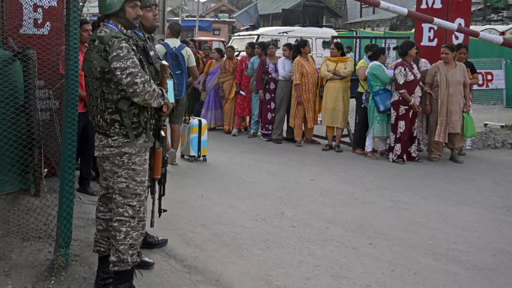 India Hindu pilgrimage begins in contested Kashmir