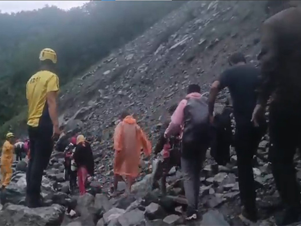 Kedarnath Dham Yatra halted amid falling stones
