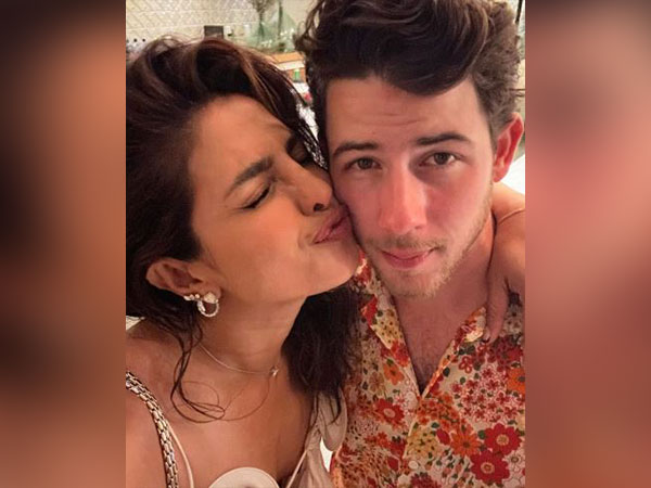 Priyanka Chopra, Nick Jonas groove to ‘APT’ at Blackpink’s NYC concert