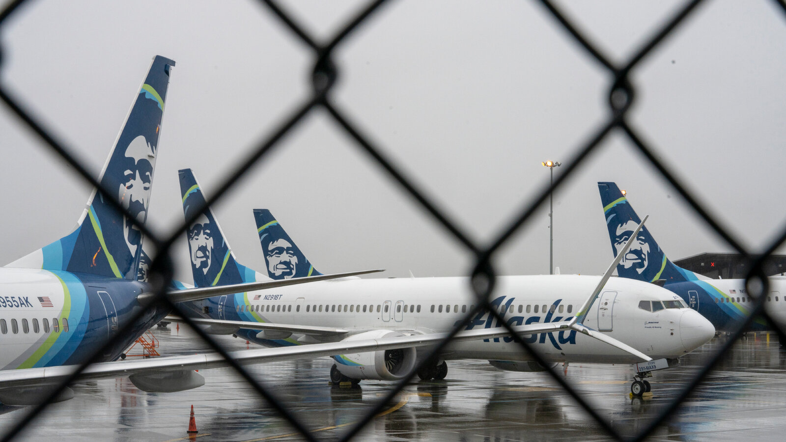 Alaska Airlines requests grounding of fleet citing ‘IT outage’