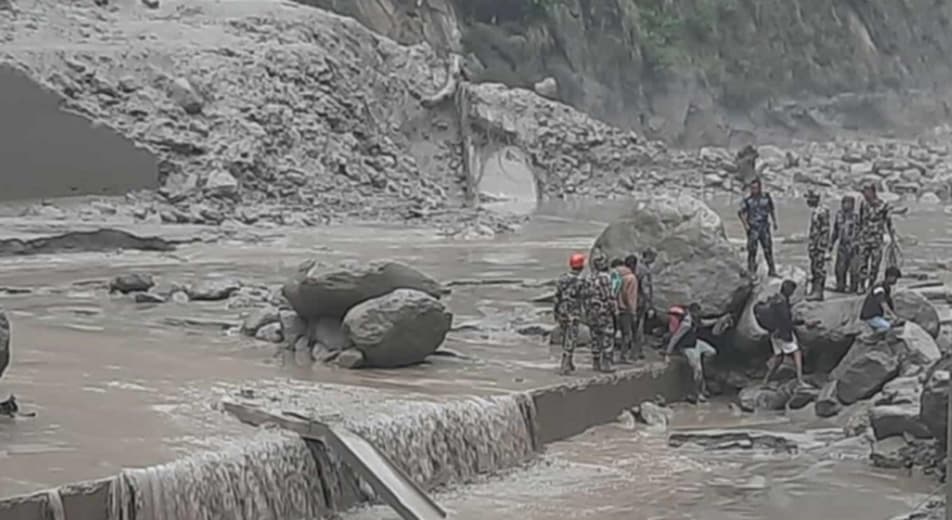 Stranded Nepalis in Kerung being repatriated via Tatopani today