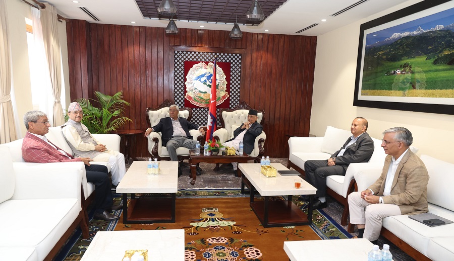 PM Oli, top leaders of coalition partners hold talks at Baluwatar