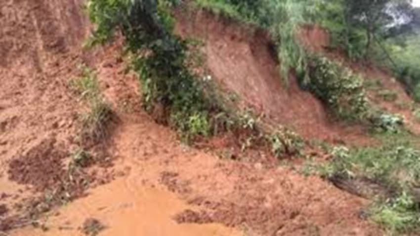 Sindhuli section of Mid-Hill Highway blocked