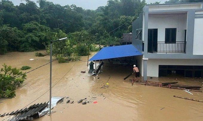 8 dead, 3 missing in N. Vietnam’s flash floods
