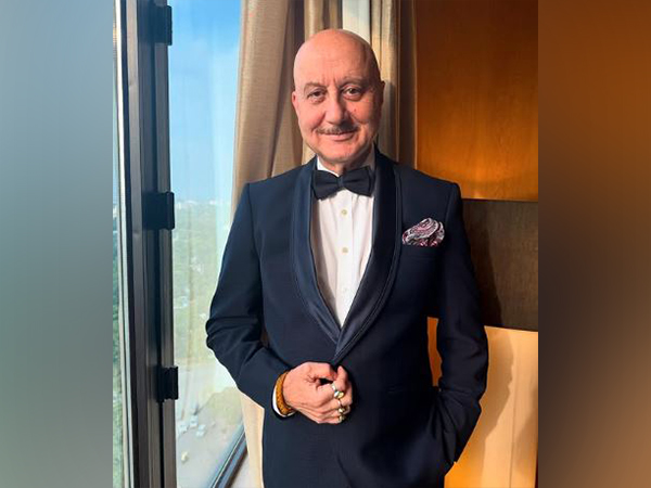 “Not money, but a few friends”: Anupam Kher gives a shoutout to “purane dost” on Friendship Day