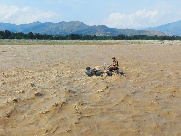 302 dead, 727 injured as Pakistan battered by Monsoon rains