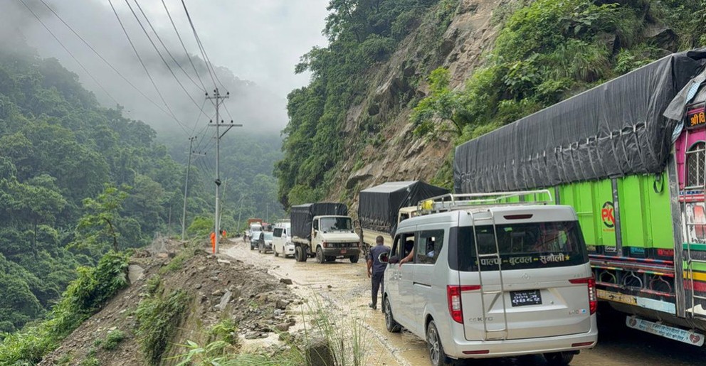Syangja-Parbat road reopens for one-way traffic