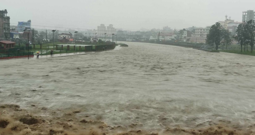 Water level in Bagmati crosses alert mark, public urged to stay vigilant