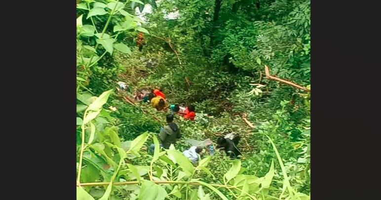 Pilgrims’ vehicle crashes in Khotang, multiple injuries reported