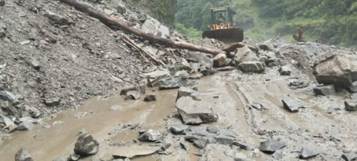 Landslide blocks Prithvi Highway in Dhading
