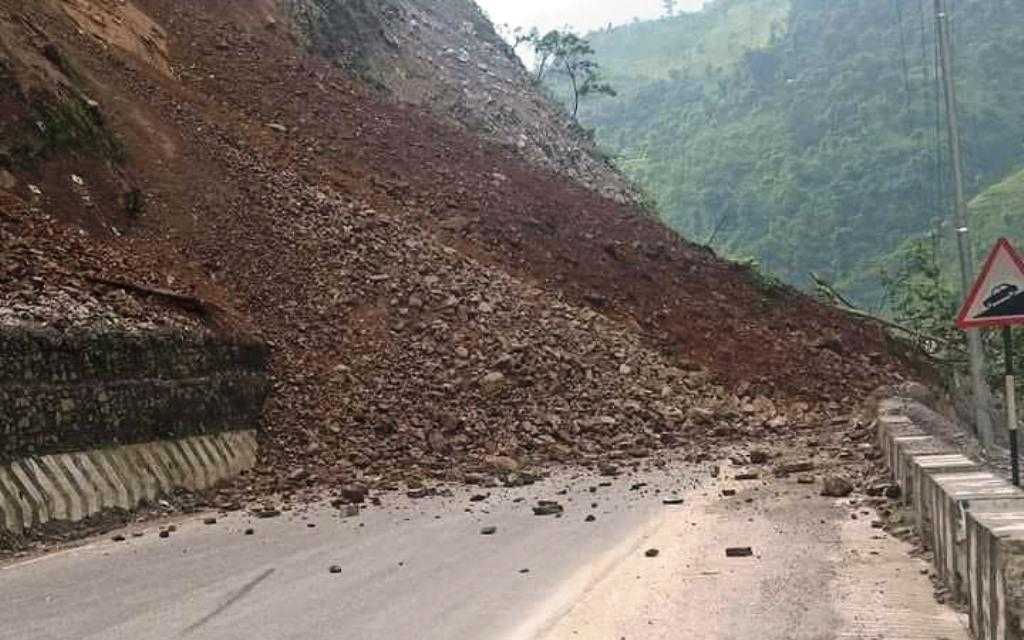 Narayangadh–Muglin road blocked by dry landslide