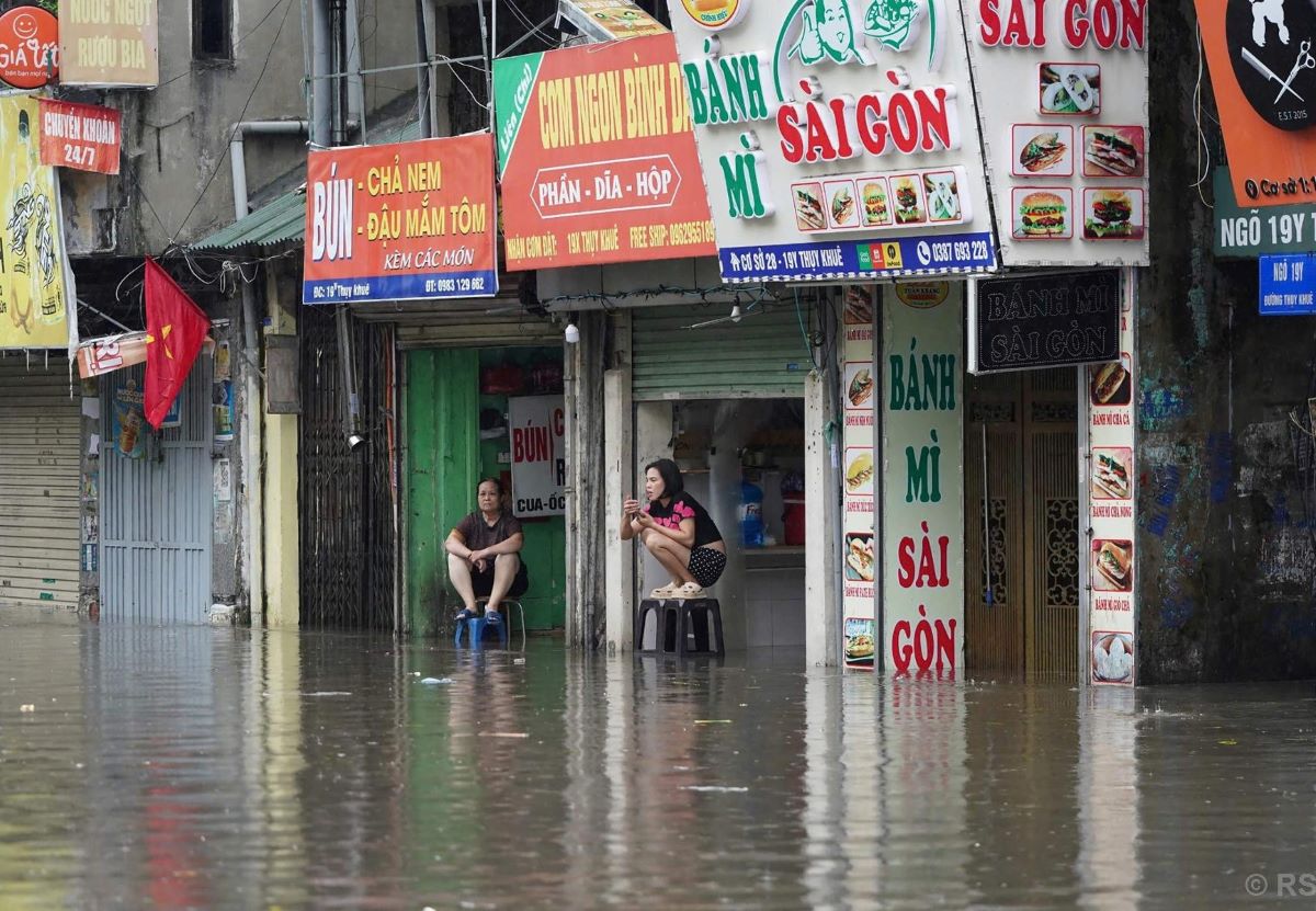Typhoon death toll rises in Vietnam as downed trees hamper rescuers