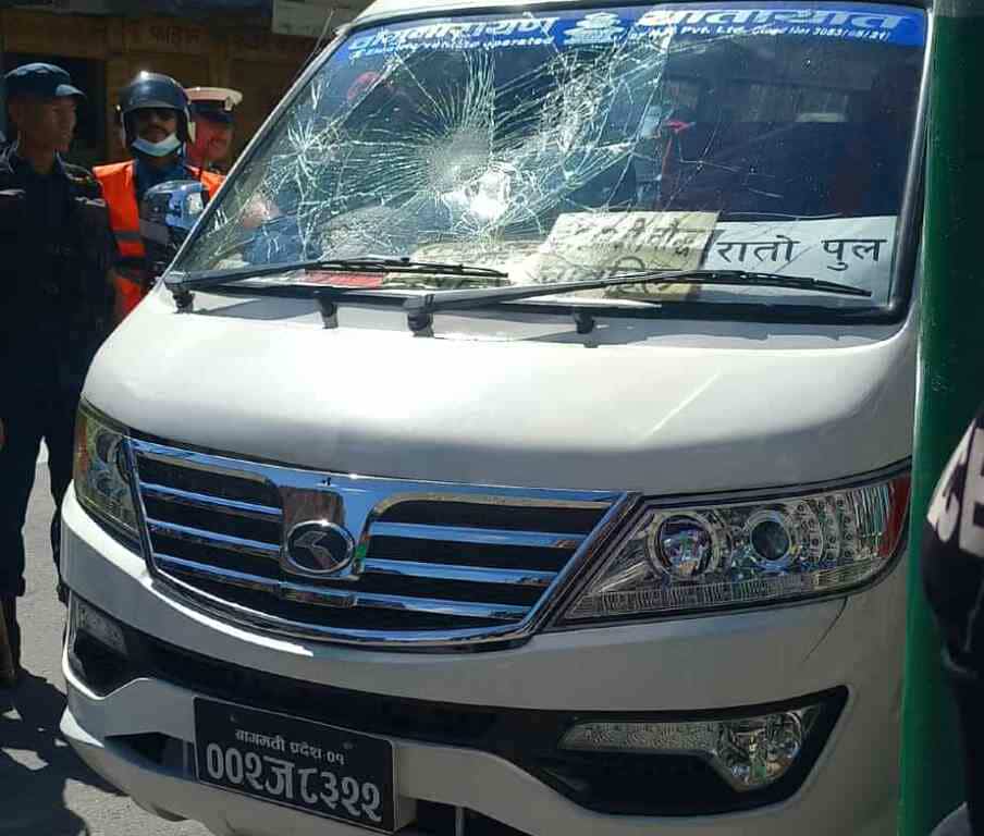 Microbus strikes pedestrians in Putalisadak, two children hospitalized
