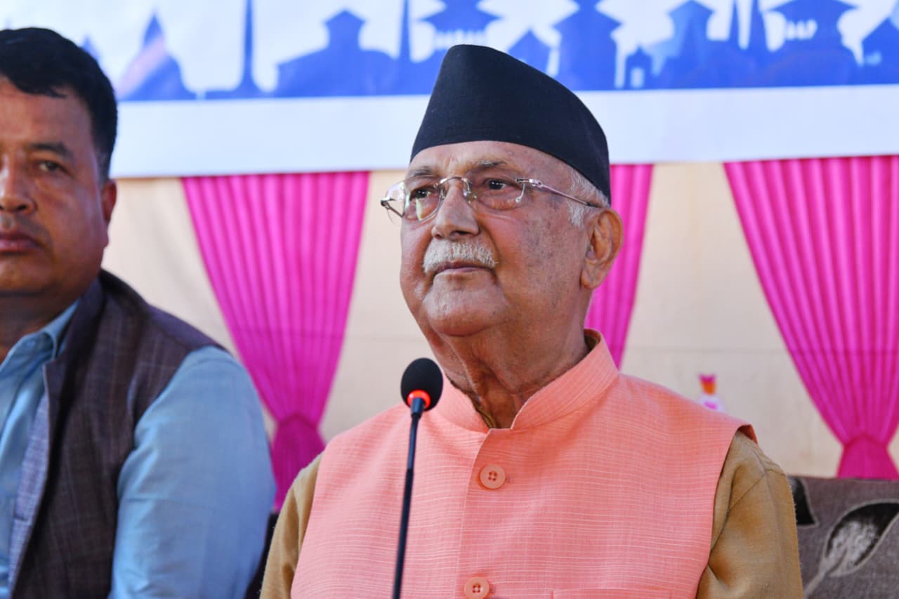 Oli calls UML Secretariat meeting at Gundu residence