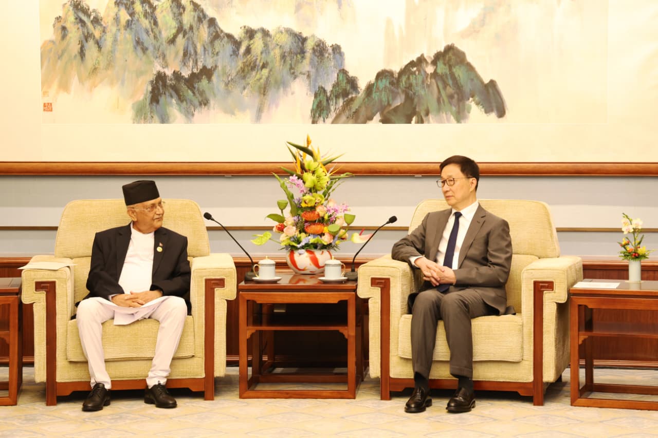 PM Oli meets Chinese Vice President Zheng in Beijing