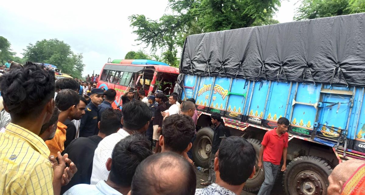 Bus–truck collision in Sunsari leaves 2 dead, 22 injured