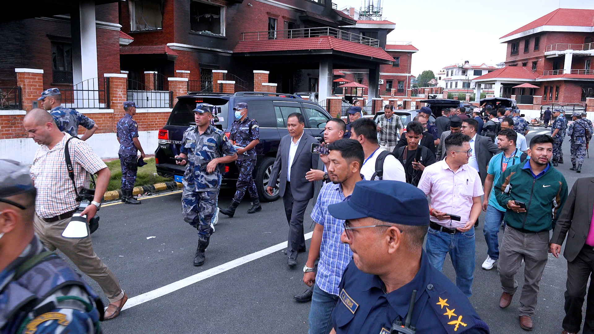 Ministers observe devastated ministers’ quarters, Nepal Police Hospital