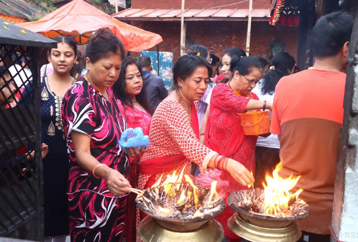 Devotees throng Goddess shrines on Ghatasthapana