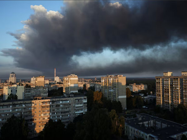 Russia attacks Ukraine’s govt building in biggest assault in conflict