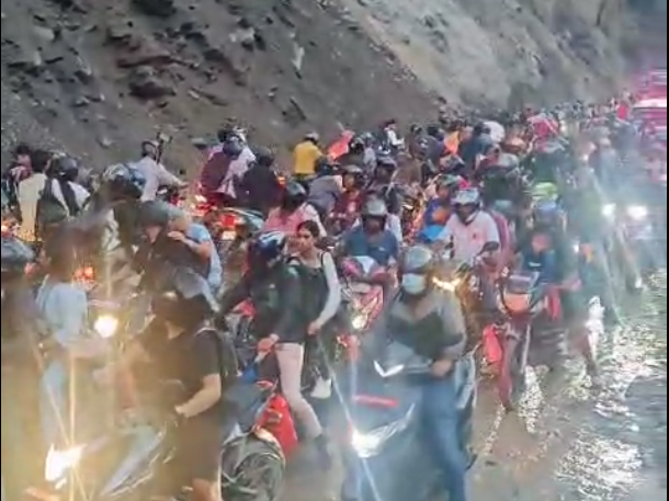 Muglin–Narayanghat road reopens after landslide clearance