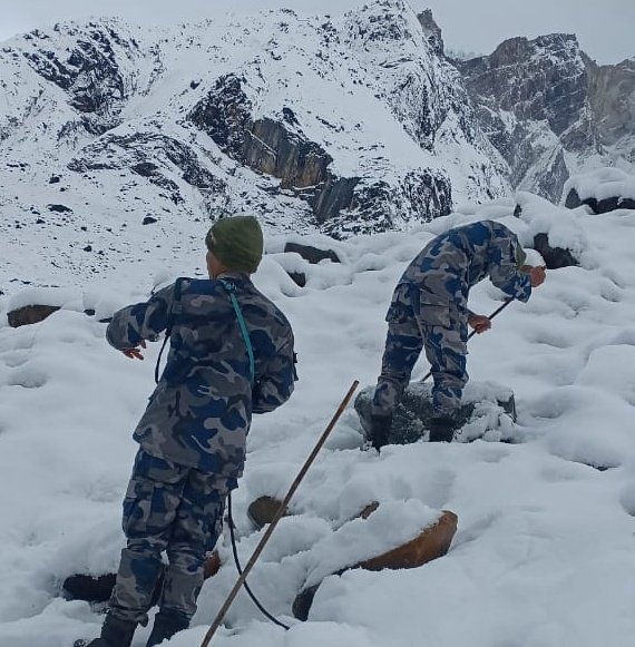 APF rescues 162 tourists from Annapurna Base Camp