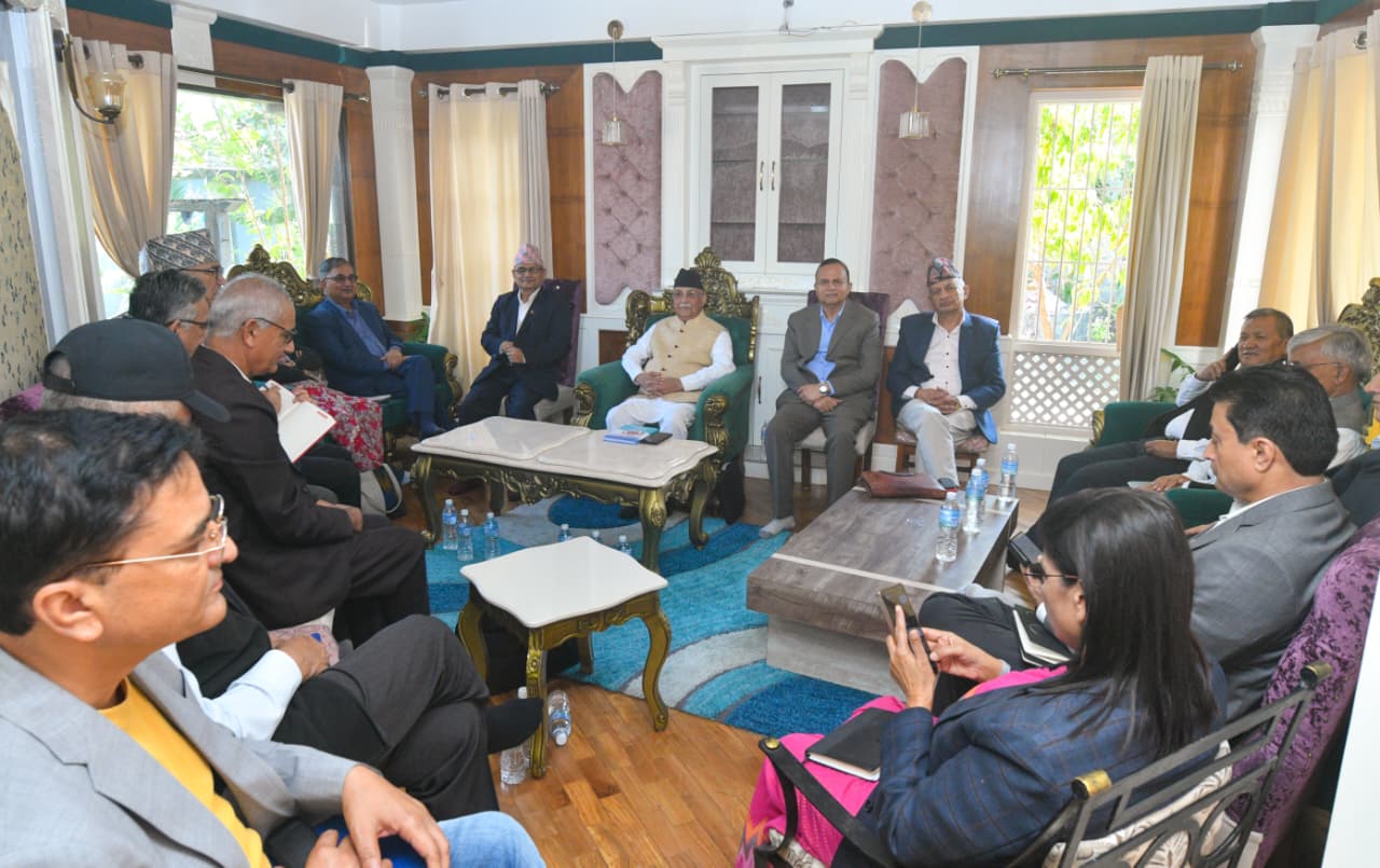 UML Secretariat meeting begins at Oli’s residence in Bhaktapur