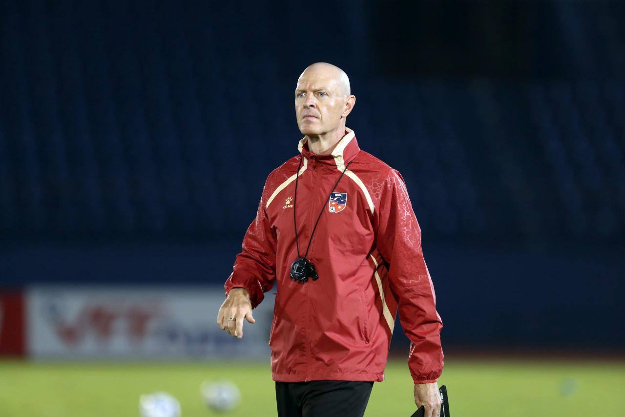 National Men’s Football Team head coach Ross resigns