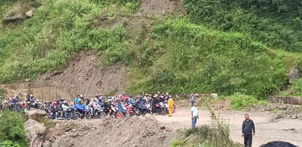 Traffic resumes on Araniko Highway