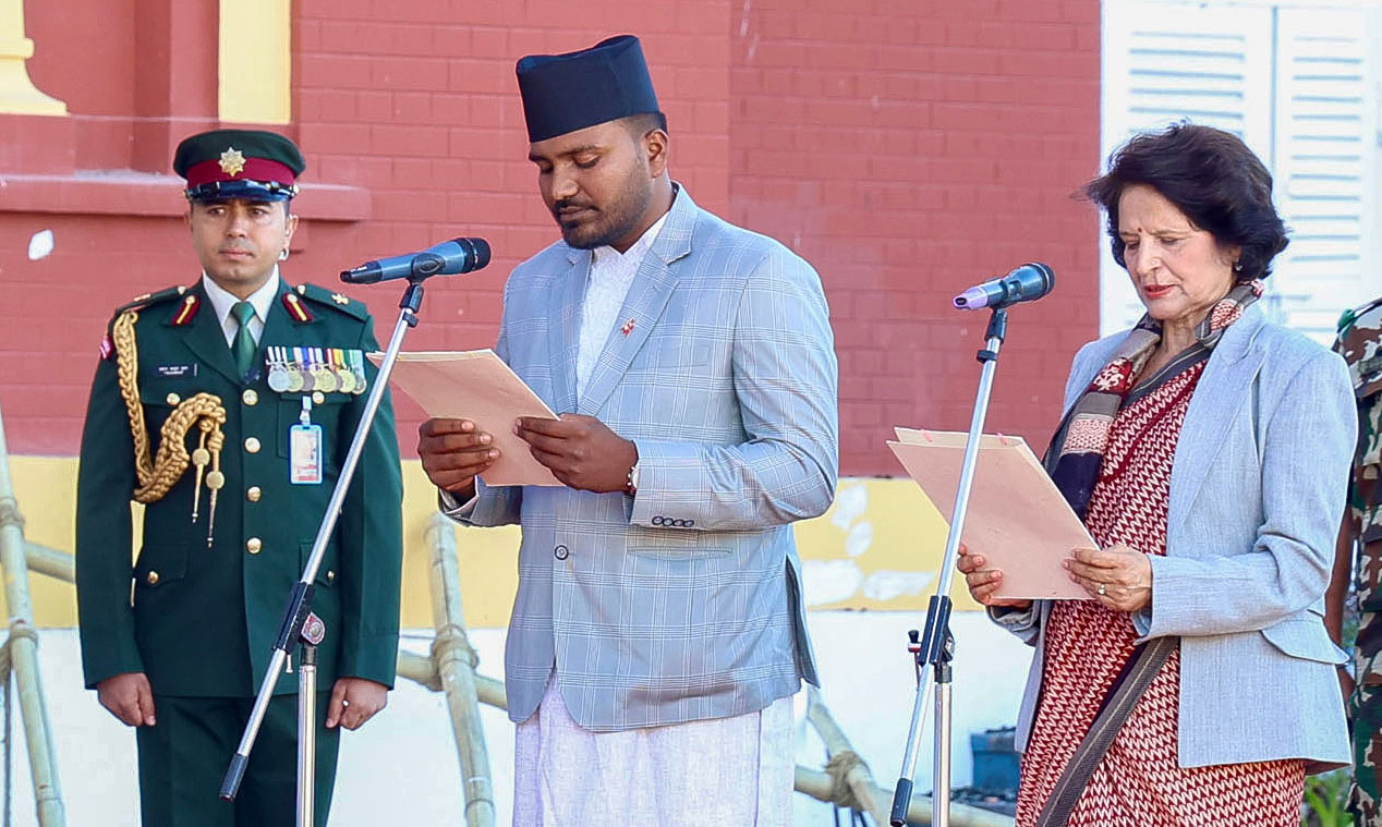Sudha Sharma and Bablu Gupta sworn in as ministers at Shital Niwas