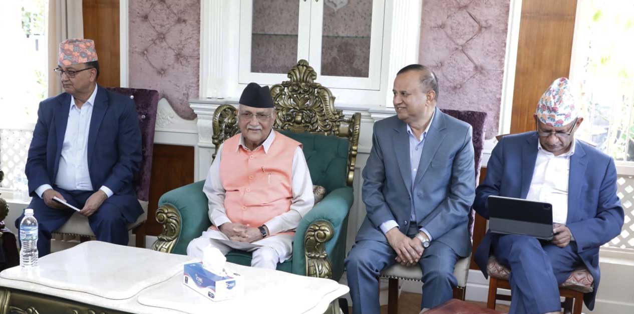 Oli thwarts exit by general convention proposal