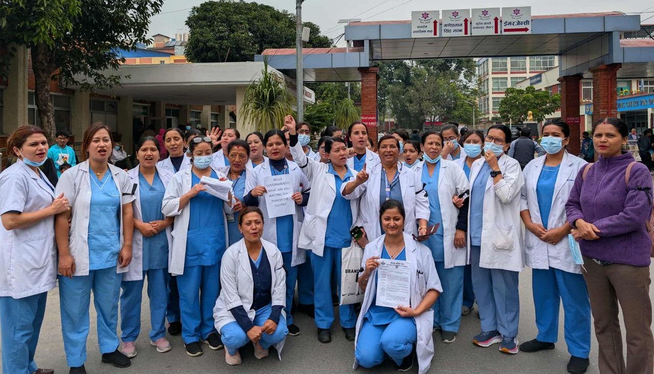 Protesting nurses halt services for two hours