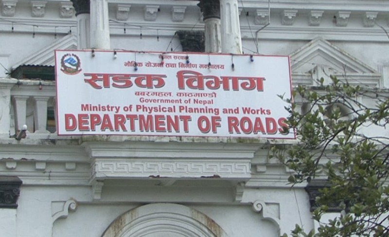 Department of Roads cautions against night travel