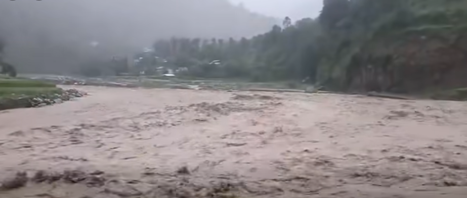 BP Highway diversion swept away, vehicles stranded at multiple points