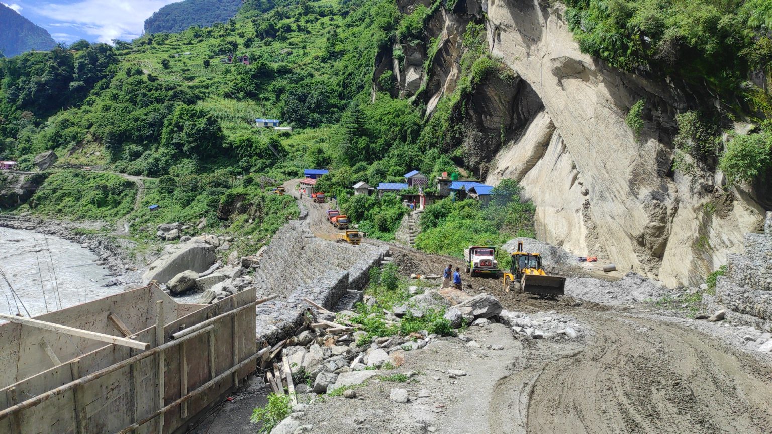 Vehicular movement restricted at night along Manang-Lamjung road