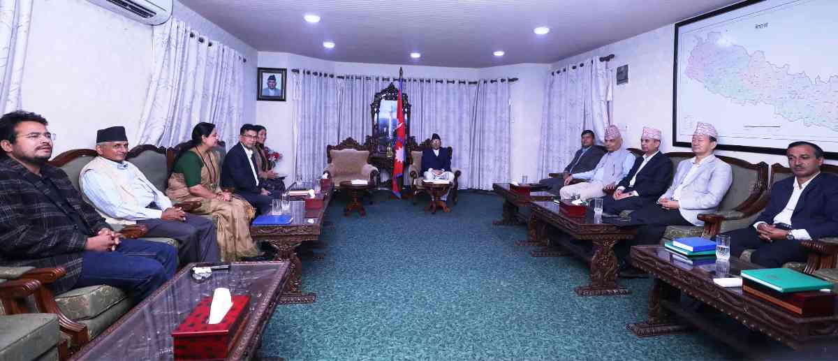 Speaker Ghimire begins talks with major parties on House reinstatement