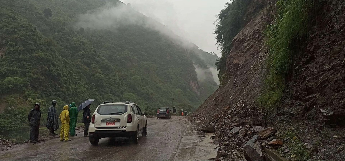 Technical team identifies 16 locations on Nagdhunga-Muglin road at high risk of landslides