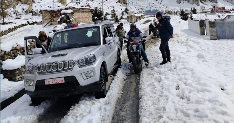 Efforts underway to reopen Tilicho and Thorong La routes