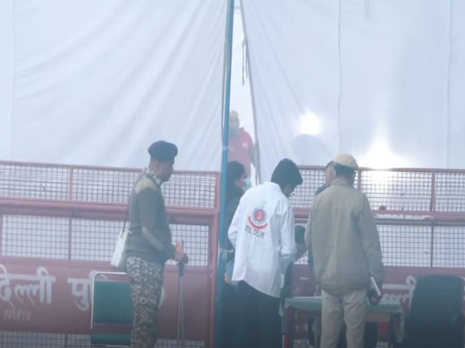 Security tightened near Red Fort after high-intensity explosion; Delhi Police forensic team continues probe