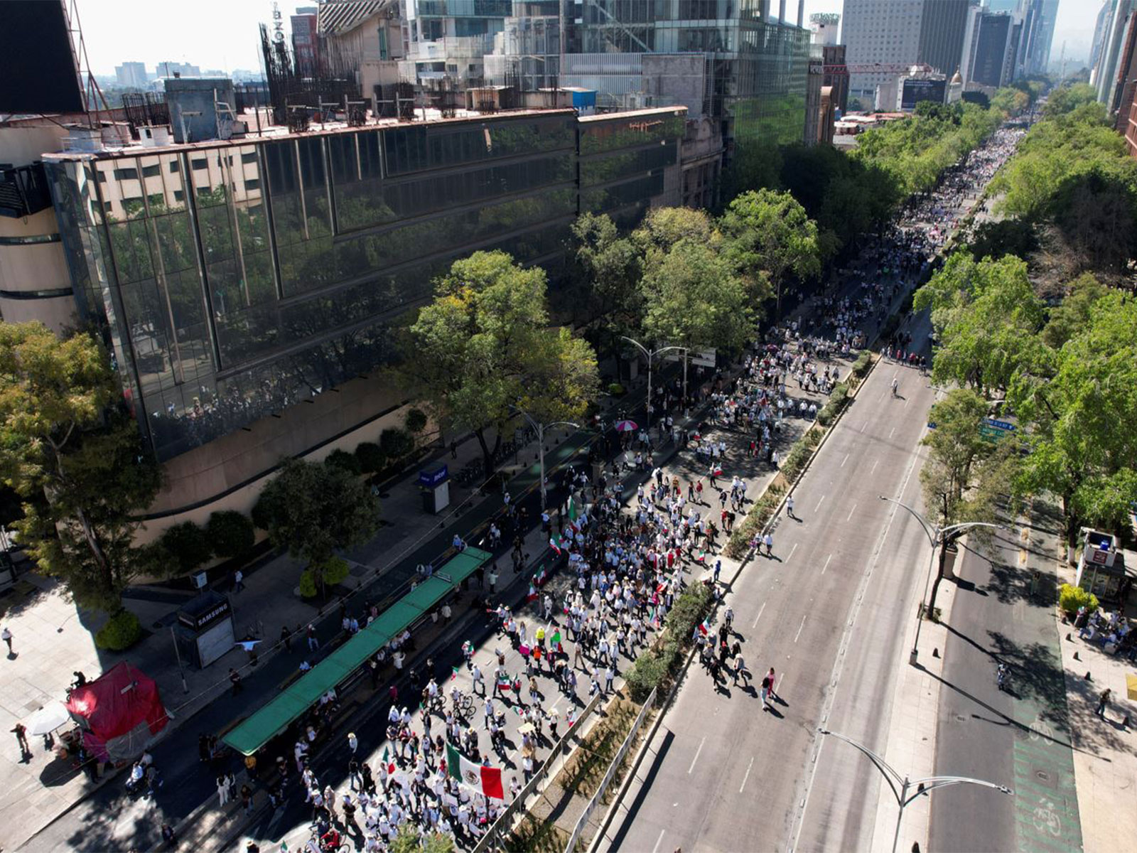 Clashes injured 120 at protest against Mexico president