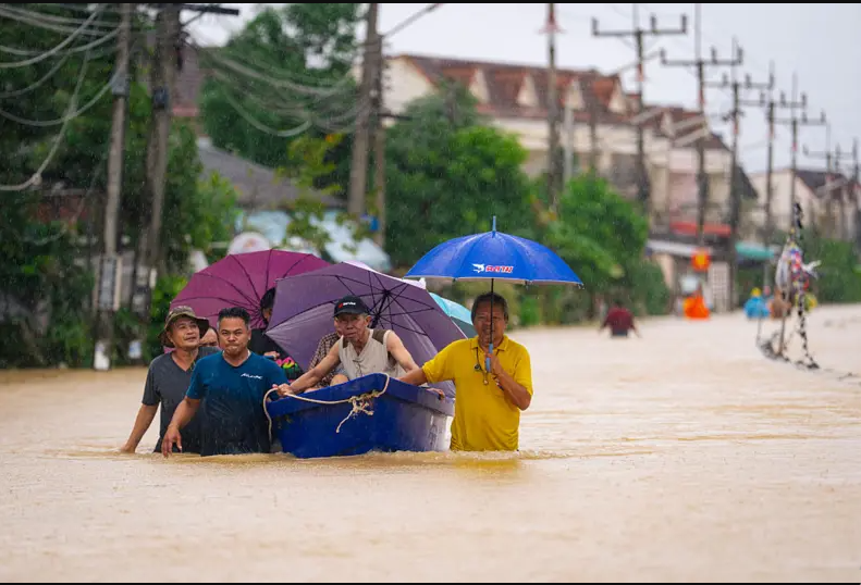 Floods in Thailand, Malaysia kill over 30, displace thousands