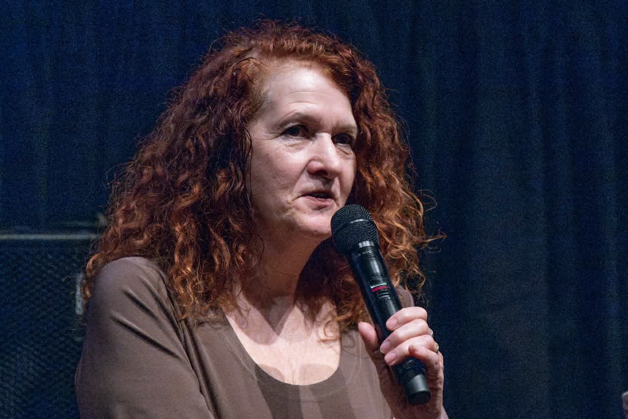 Carola Mair to visit Nepal for Calliope Exhibition and screening of ‘Hellwach’