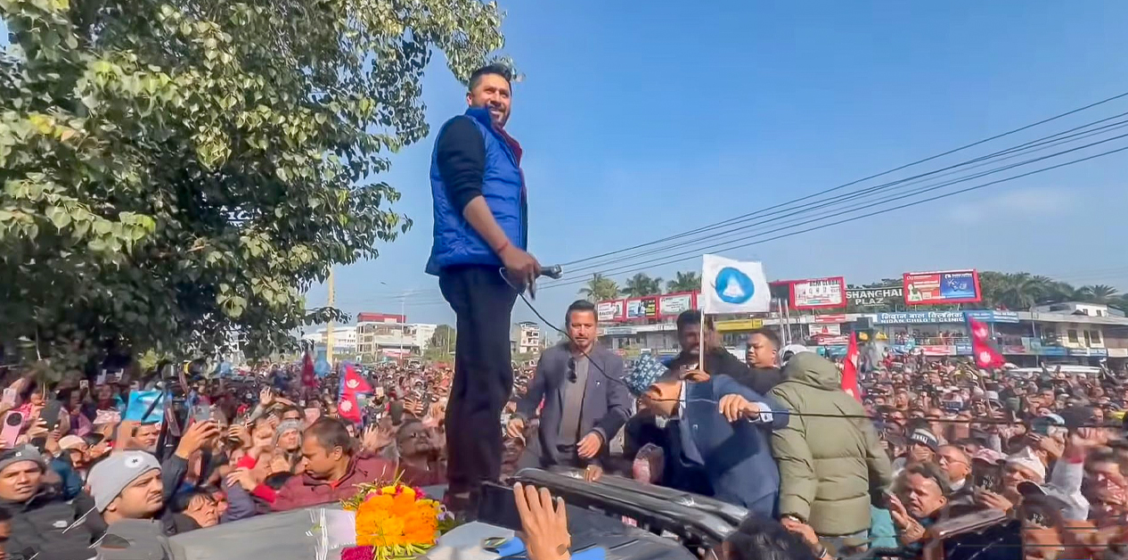 Political parties in election mode