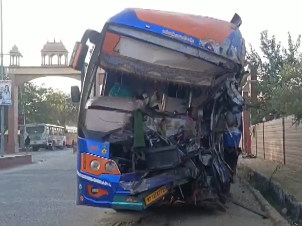 Rajasthan: 3 killed, 28 injured in bus-truck collision on Jaipur-Bikaner National Highway