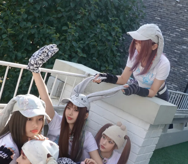 K-pop band NewJeans breaks up