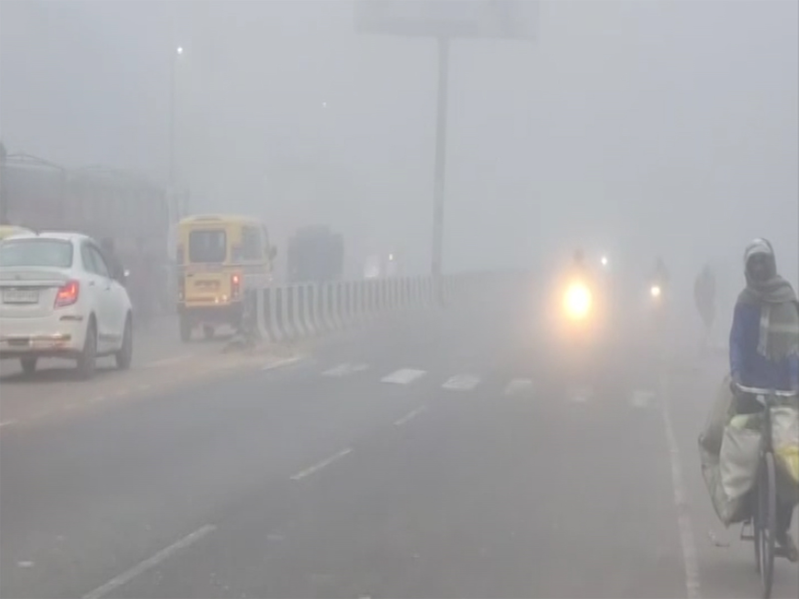 Trains delayed, Taj not visible; Locals complain of intensifying cold wave in UP