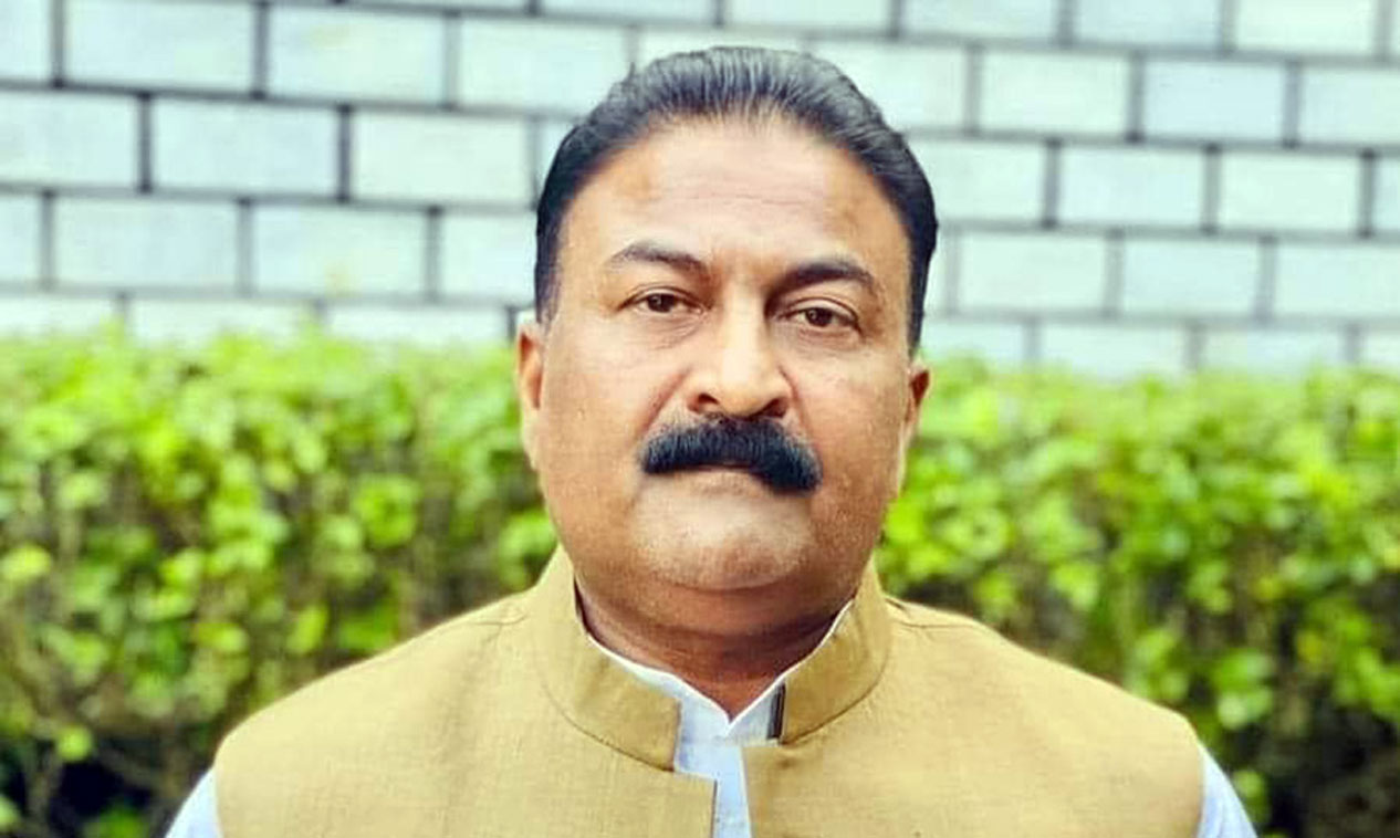 Special Court orders detention of former minister Gupta in corruption case